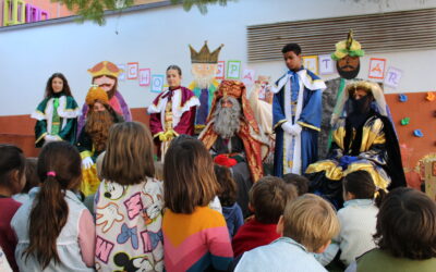 Los Reyes Magos visitan la escuela