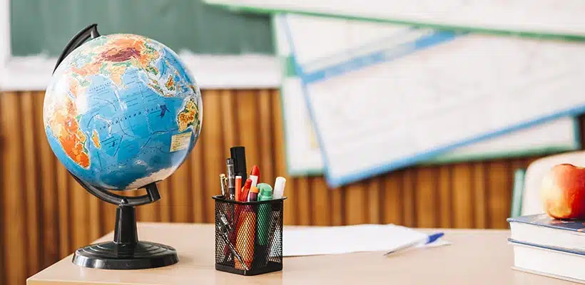 OFERTA DE EMPLEO: PROFESOR/A DE HISTORIA Y GEOGRAFÍA